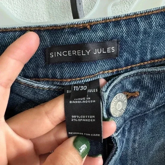 Sincerely Jules Distressed High-Rise Mom Jeans Size 11/30 NWT - Picture 3 of 12